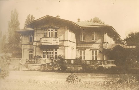 The Gospodski Dom (master's house) at Voronki